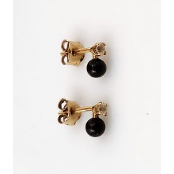 Petites boucles d'oreilles en or et onyx