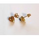 Clous d'oreilles or et saphirs