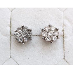boucles d'oreilles or et diamant dont une abîmée et offerte