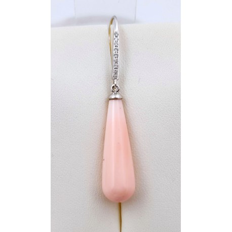Une seule boucle d'oreille pendante, or, corail et diamants