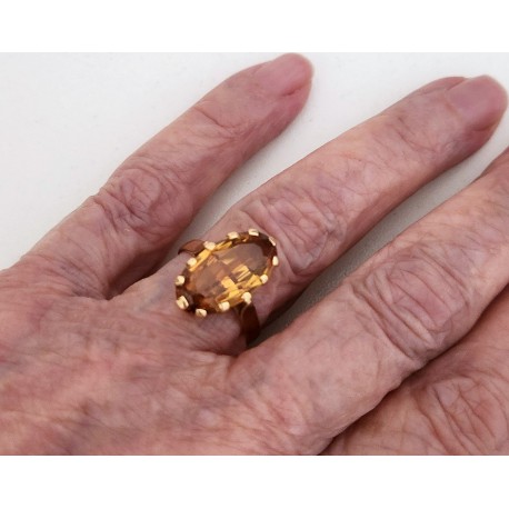 Bague or et citrine , très bel état. T. 52