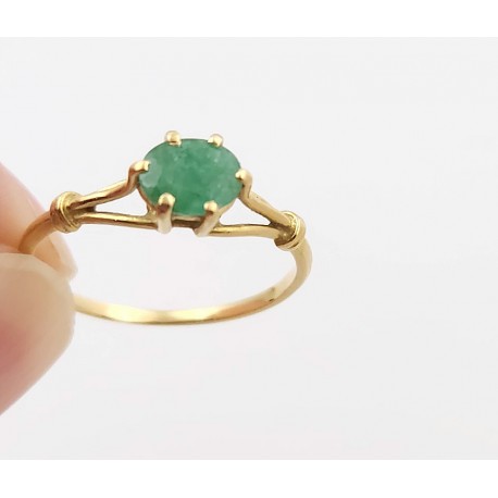 Petite bague or et pierre verte, T.49